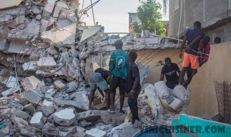 แผ่นดินไหวเฮติล่าสุด เสียชีวิตแล้วเกือบ 1,300 คน ด้วยจำนวนผู้เสียชีวิตในขณะนี้ใกล้ 1,300 คนและบาดเจ็บอีกหลายพันคนหลังจากเกิดแผ่นดินไหว