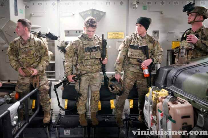 กองทหารสหรัฐรีบไปที่ยุโรป ท่ามกลางสงครามในยูเครน พวกเขามีเวลาเตรียมตัวเพียงสัปดาห์เดียว เข้ารับการตรวจสุขภาพ ตรวจให้แน่ใจว่าจะต้องจ่ายเงิน