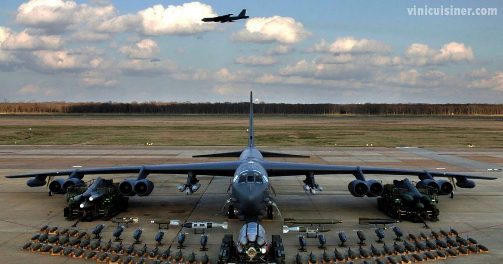 B-52 ของสหรัฐฯ บินเหนือตะวันออกกลาง กองทัพสหรัฐฯ กล่าวเมื่อวันจันทร์ว่า ได้บินเครื่องบินทิ้งระเบิดระยะไกล B-52 ที่มีความสามารถนิวเคลียร