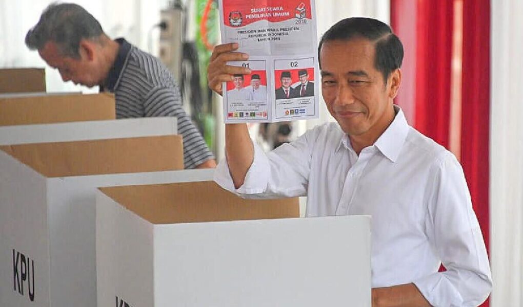อินโดนีเซียเปิดศึกเลือกตั้งประธานาธิบดี ผู้สมัครเปิดรับสมัครเมื่อวันอังคารสำหรับการเลือกตั้ง ประธานาธิบดีของอินโดนีเซีย ซึ่งกำลังก่อตัว